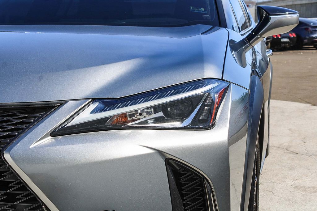 Thumbnail: 2021 Lexus UX - 12