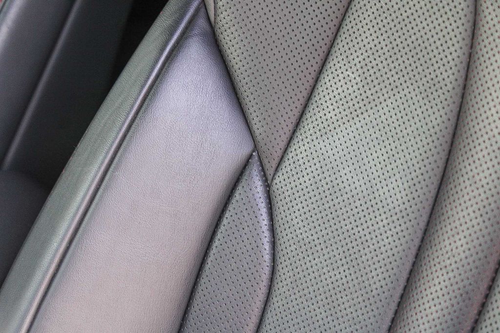 Thumbnail: 2021 Lexus UX - 6