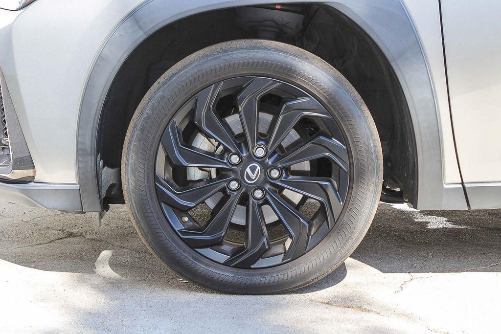 Thumbnail: 2021 Lexus UX - 11