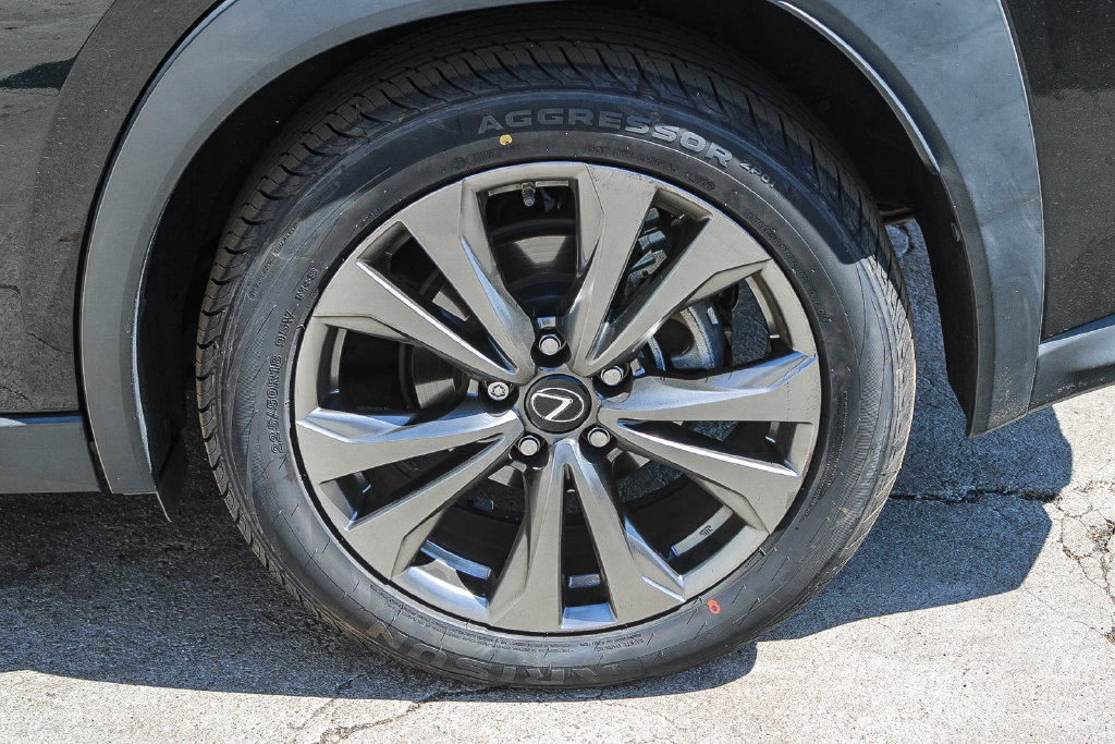Thumbnail: 2021 Lexus UX - 6