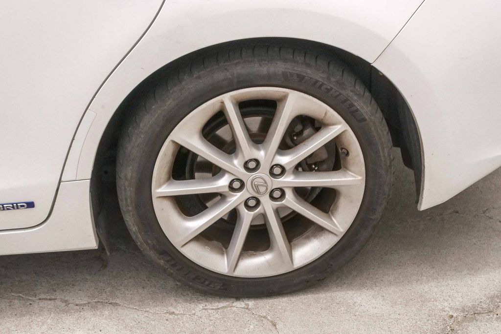 Thumbnail: 2013 Lexus CT - 10