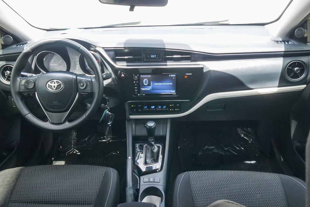 Thumbnail: 2017 Toyota Corolla iM - 2