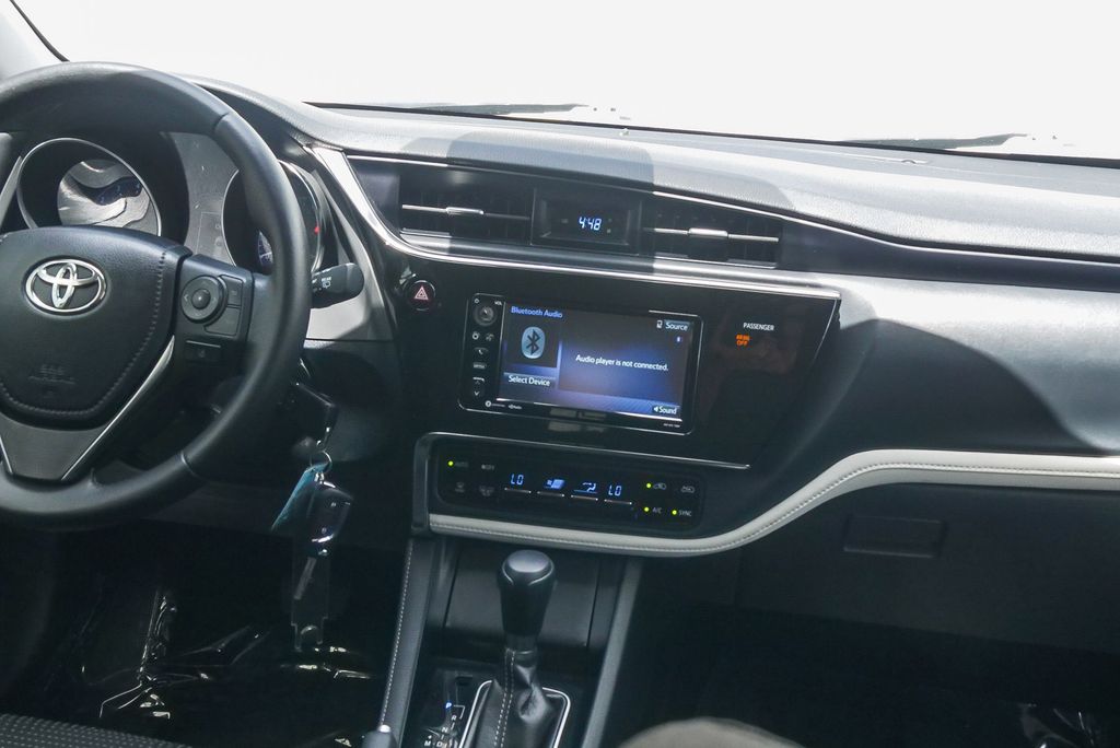 Thumbnail: 2017 Toyota Corolla iM - 7