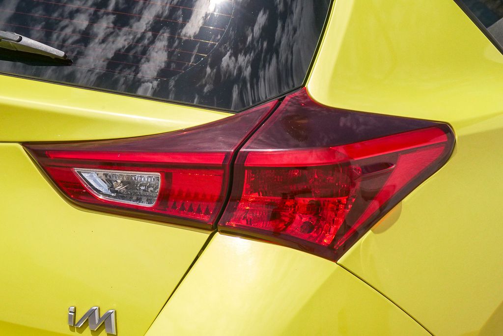 Thumbnail: 2017 Toyota Corolla iM - 21