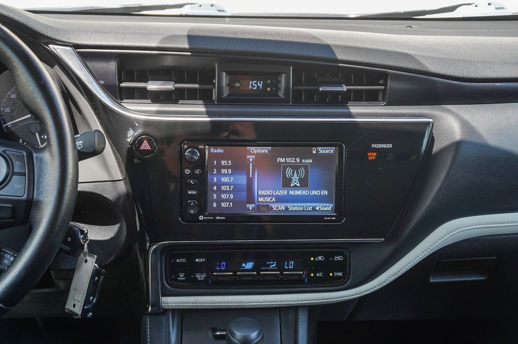 Thumbnail: 2017 Toyota Corolla iM - 11