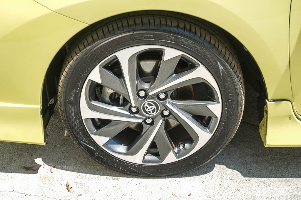 Thumbnail: 2017 Toyota Corolla iM - 5