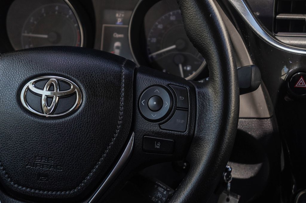 Thumbnail: 2017 Toyota Corolla iM - 24