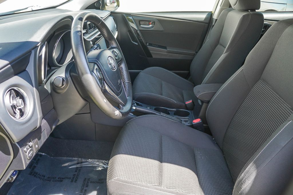 Thumbnail: 2017 Toyota Corolla iM - 9