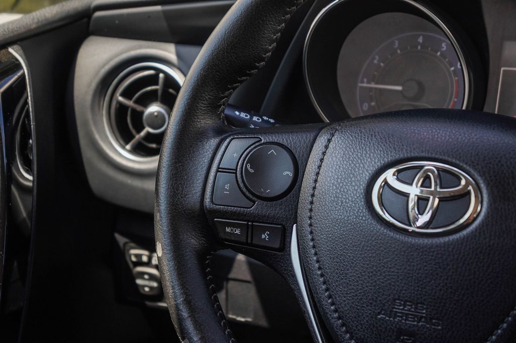 Thumbnail: 2017 Toyota Corolla iM - 23