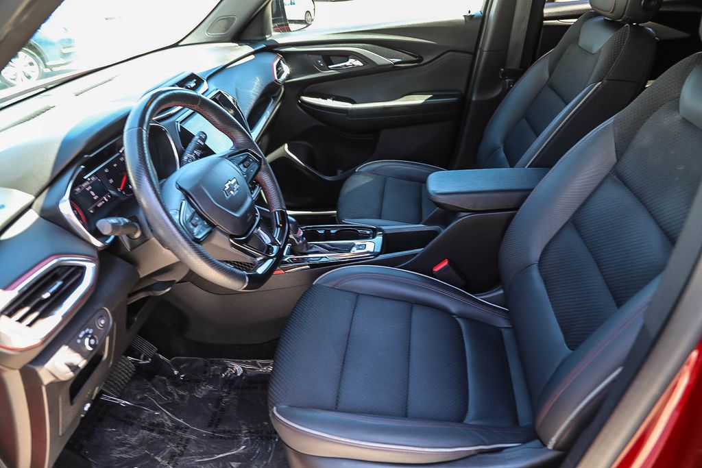 Thumbnail: 2023 Chevrolet TrailBlazer - 9