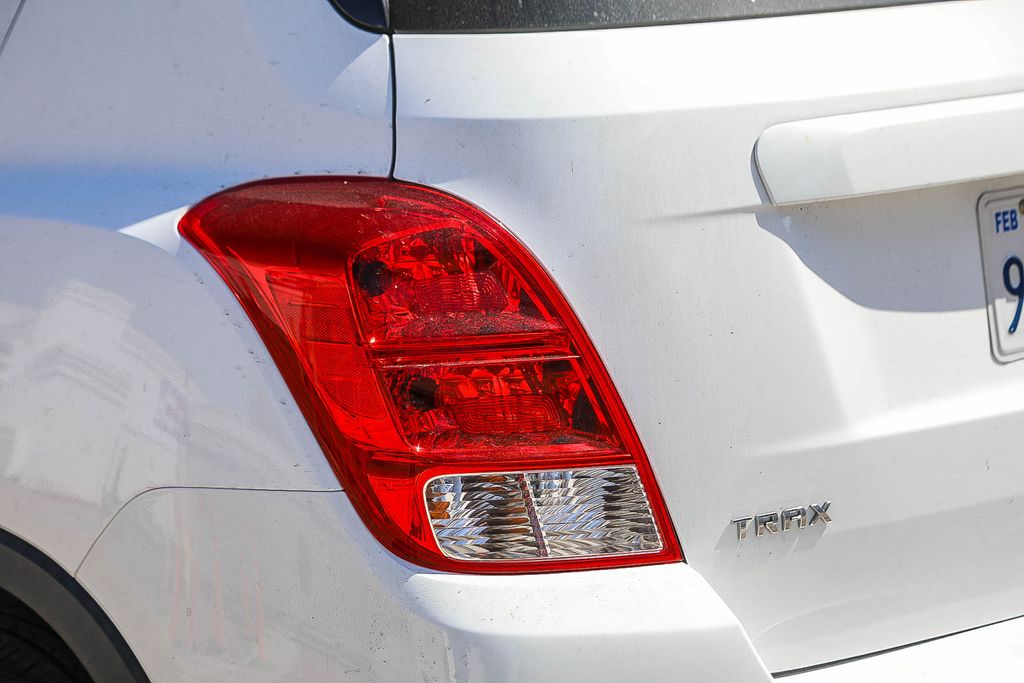 Thumbnail: 2020 Chevrolet Trax - 10