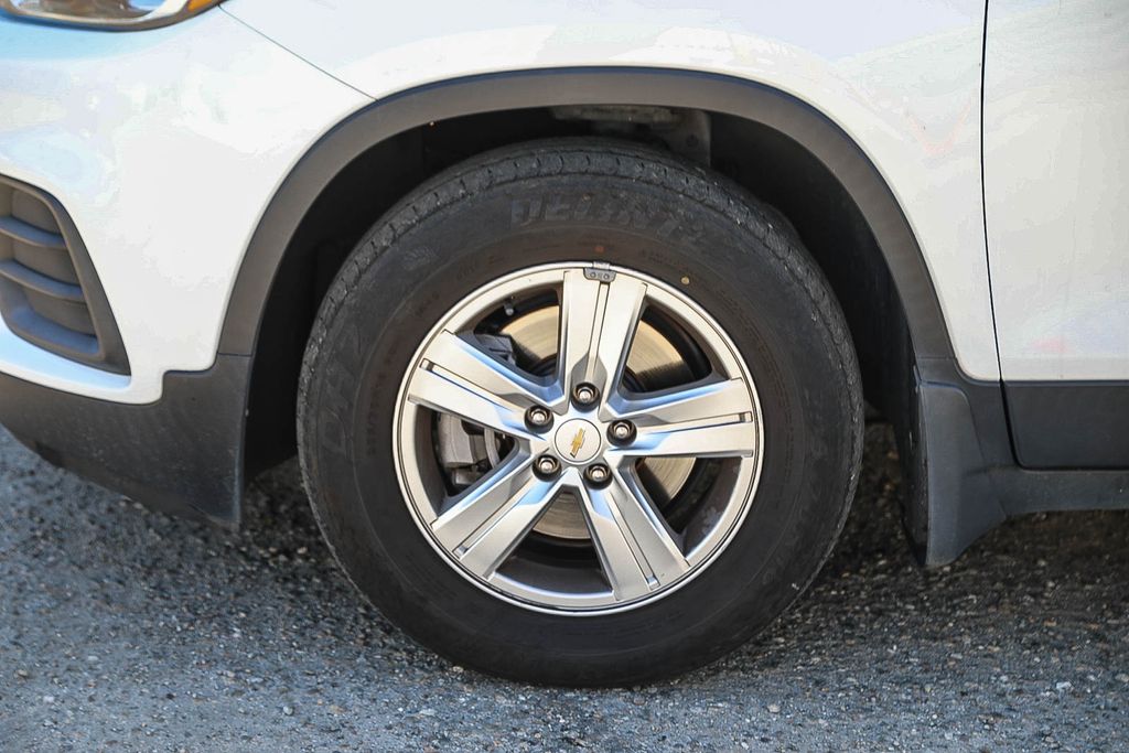 Thumbnail: 2020 Chevrolet Trax - 6