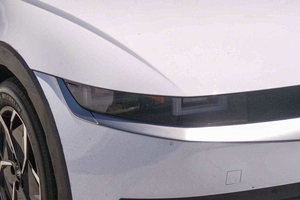 Thumbnail: 2022 Hyundai Ioniq 5 - 9