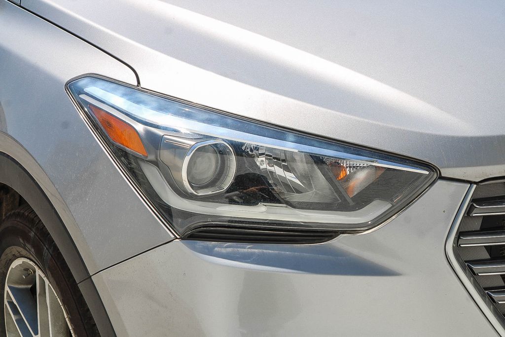 Thumbnail: 2017 Hyundai Santa Fe - 10