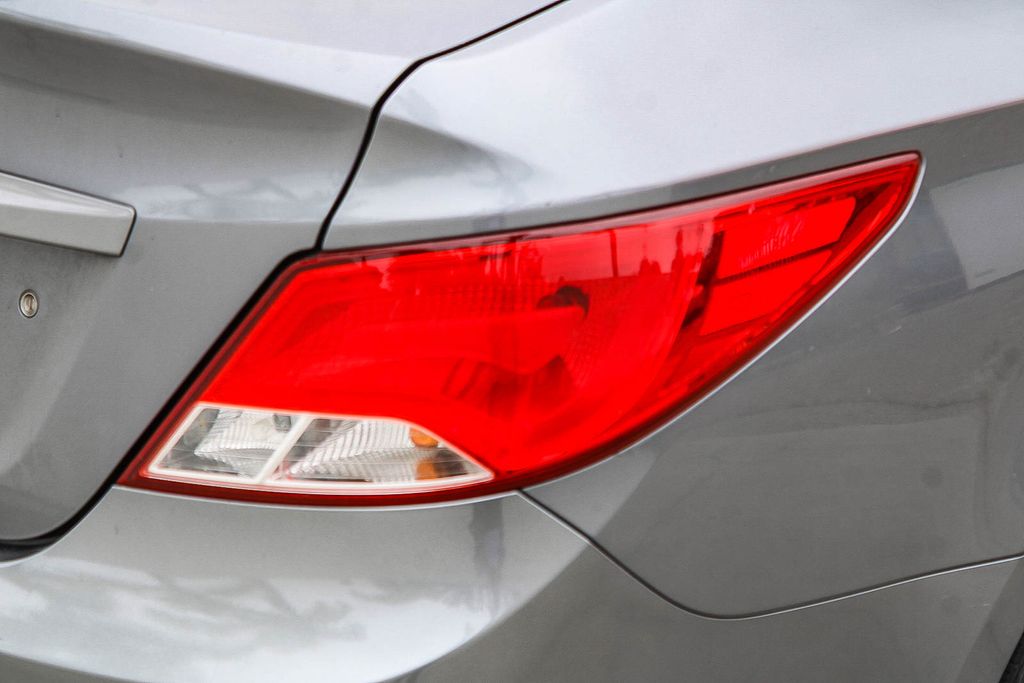 Thumbnail: 2015 Hyundai Accent - 11