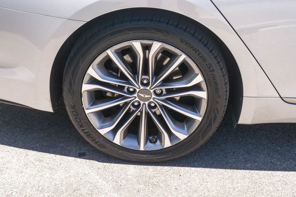 Thumbnail: 2015 Hyundai Genesis - 20