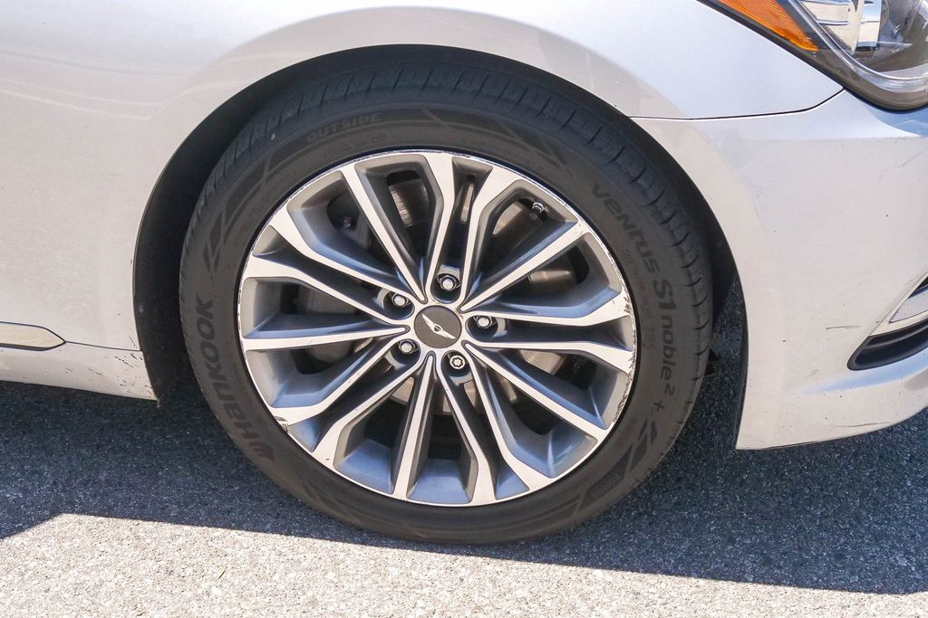 Thumbnail: 2015 Hyundai Genesis - 7