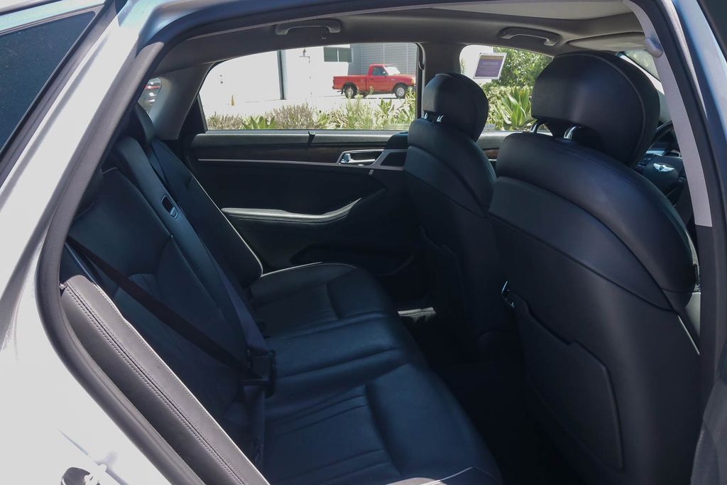 Thumbnail: 2015 Hyundai Genesis - 12