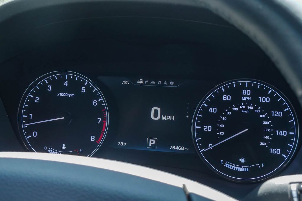 Thumbnail: 2015 Hyundai Genesis - 16
