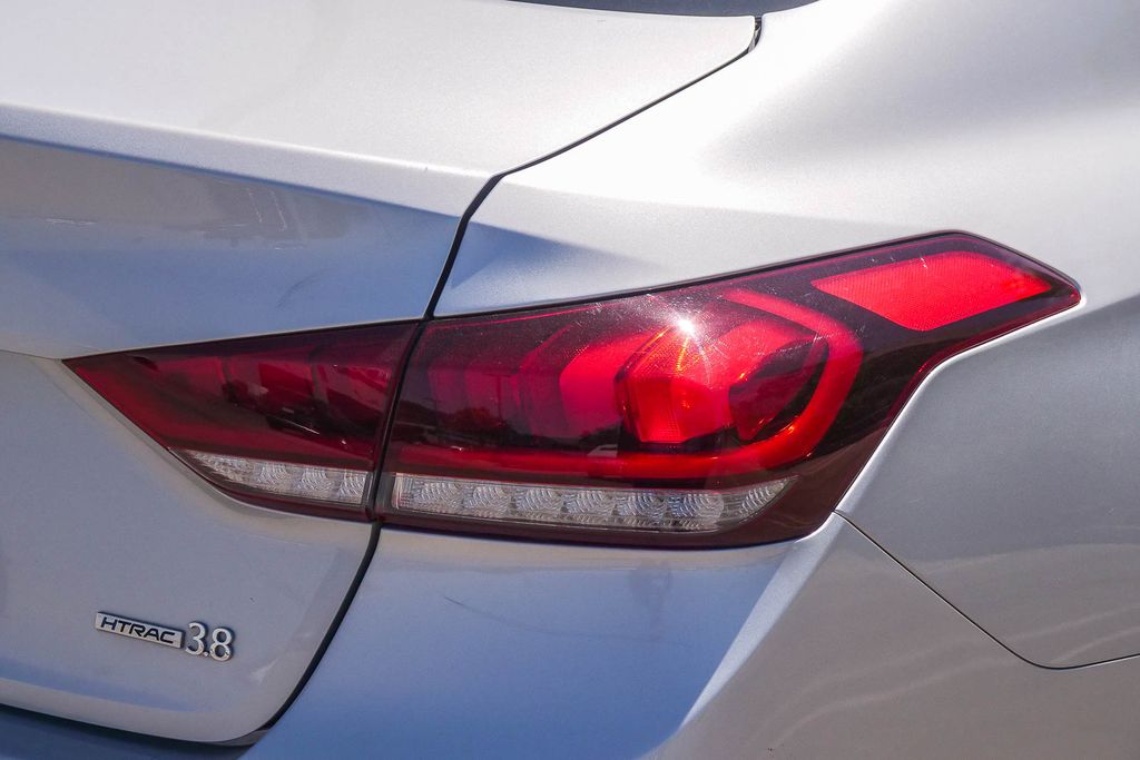 Thumbnail: 2015 Hyundai Genesis - 22