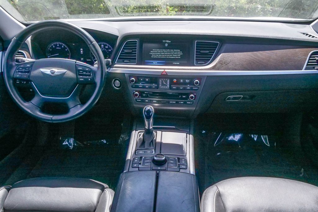 Thumbnail: 2015 Hyundai Genesis - 2
