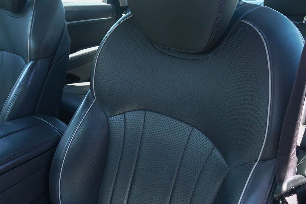 Thumbnail: 2015 Hyundai Genesis - 25