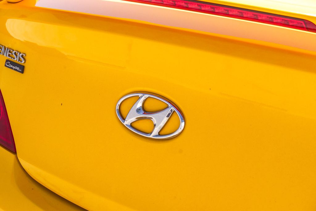 Thumbnail: 2010 Hyundai Genesis - 4