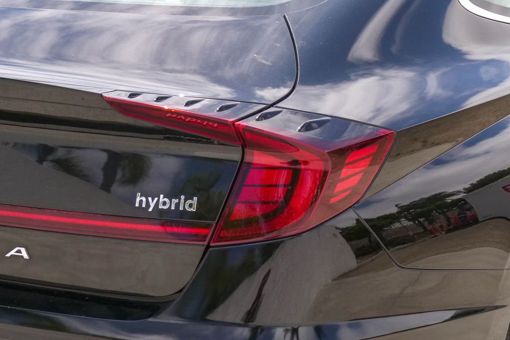 Thumbnail: 2020 Hyundai Sonata - 12