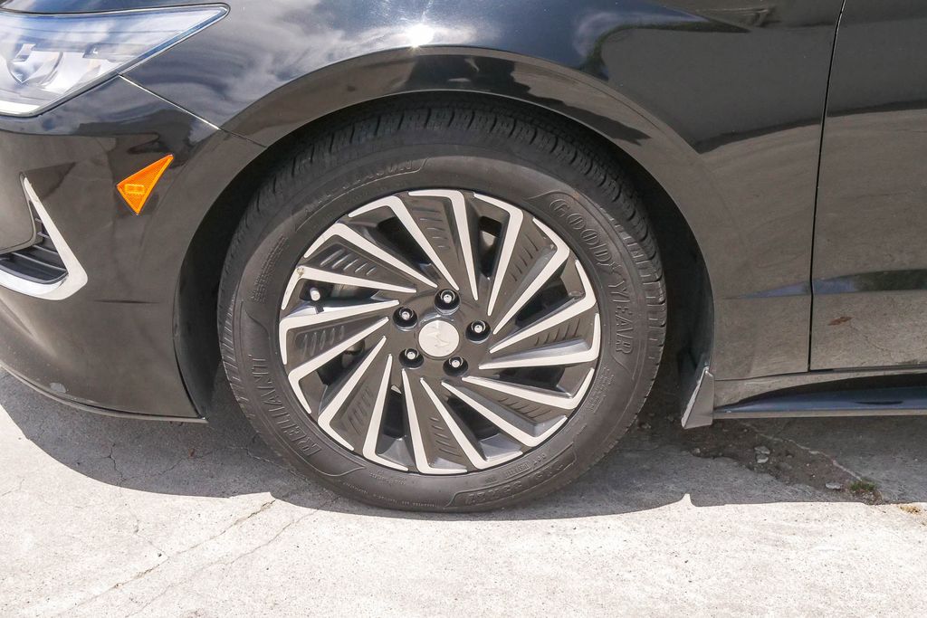 Thumbnail: 2020 Hyundai Sonata - 6