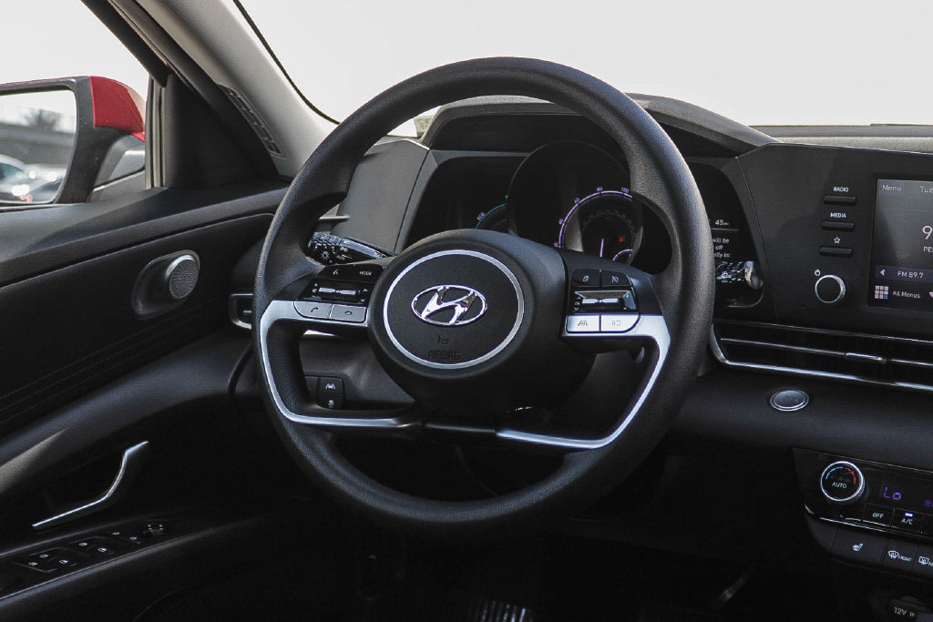 Thumbnail: 2023 Hyundai Elantra - 8