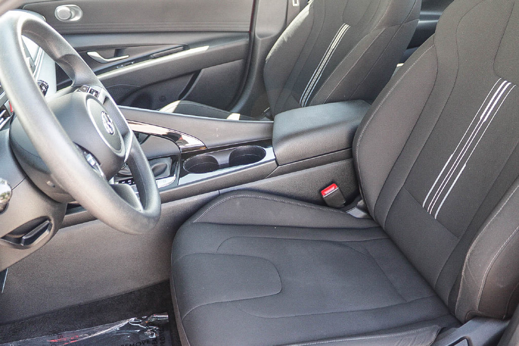 Thumbnail: 2023 Hyundai Elantra - 10