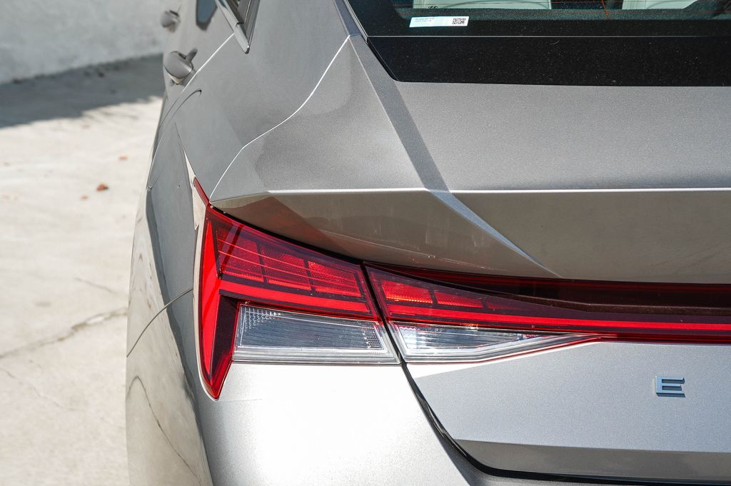 Thumbnail: 2023 Hyundai Elantra - 18