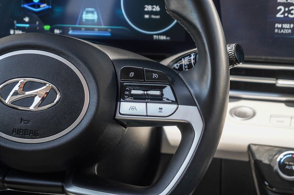 Thumbnail: 2023 Hyundai Elantra - 23