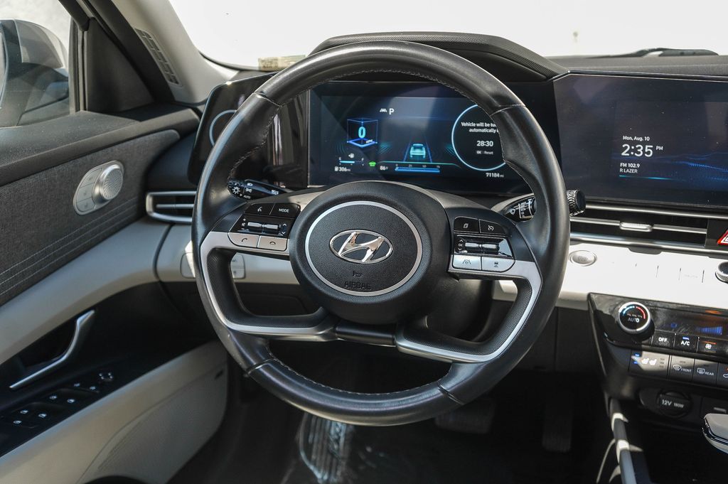 Thumbnail: 2023 Hyundai Elantra - 8