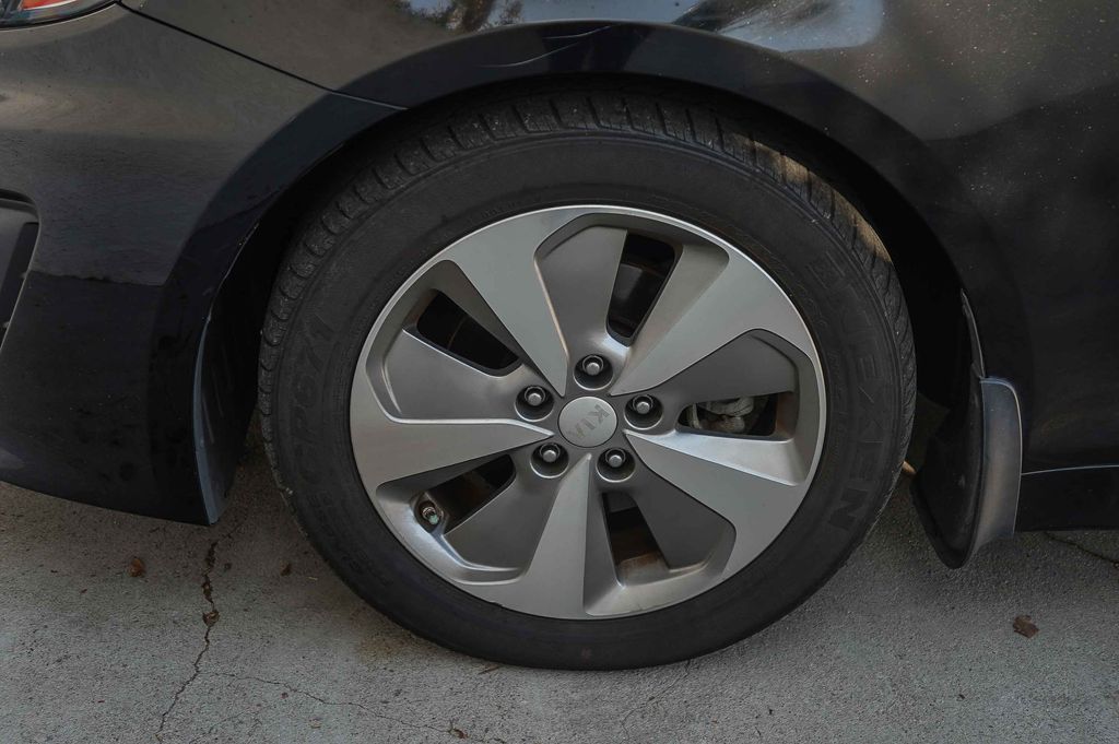 Thumbnail: 2015 Kia Optima - 5