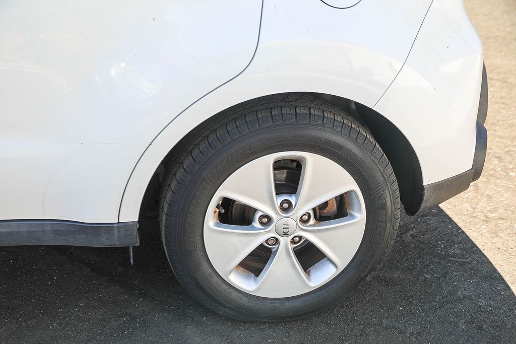 Thumbnail: 2016 Kia Soul - 10