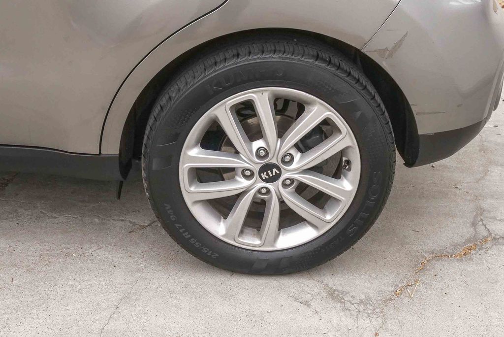 Thumbnail: 2019 Kia Soul - 16