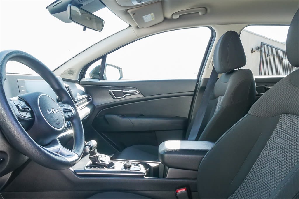 2023 Kia Sportage LX 10