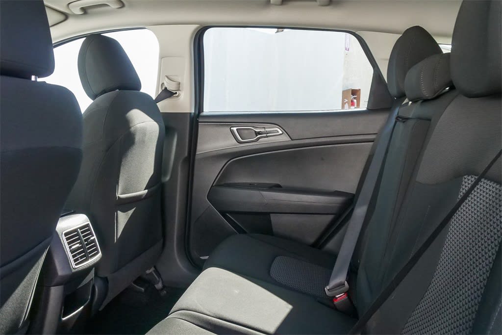 2023 Kia Sportage LX 11
