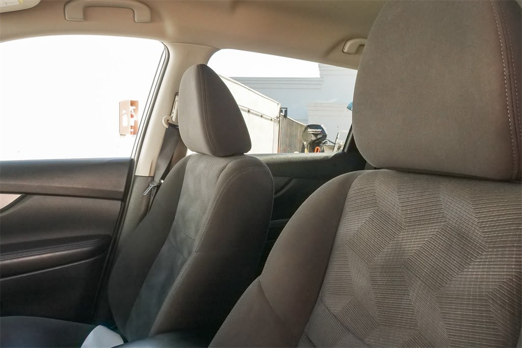 Thumbnail: 2016 Nissan Rogue - 10