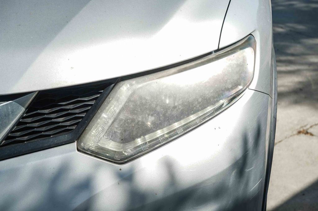 Thumbnail: 2016 Nissan Rogue - 10