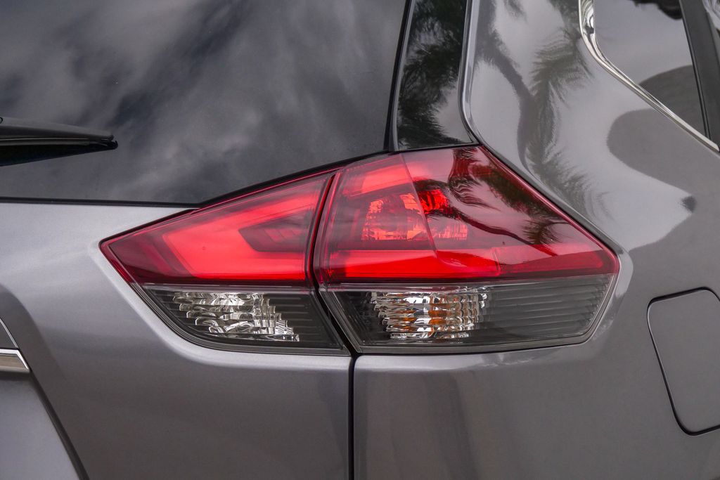 Thumbnail: 2018 Nissan Rogue - 21