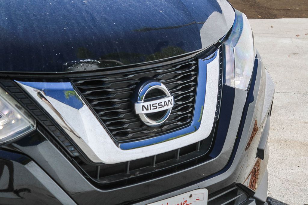 Thumbnail: 2017 Nissan Rogue - 12