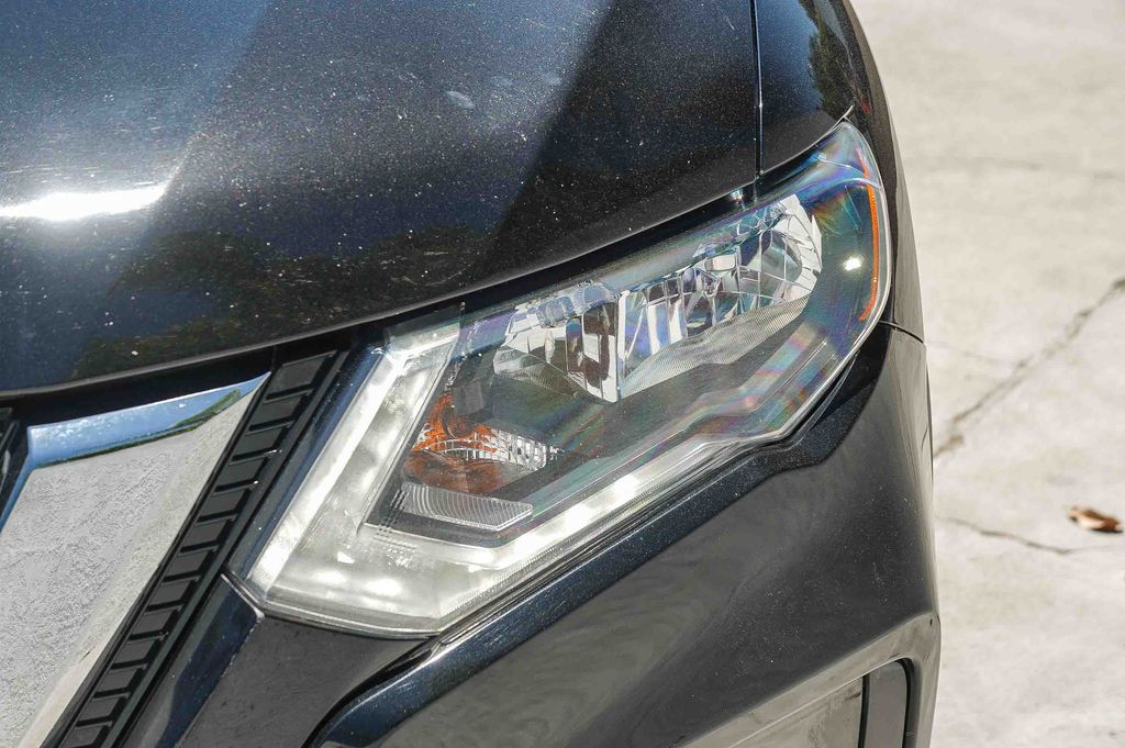 Thumbnail: 2018 Nissan Rogue - 21