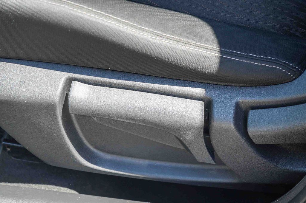 Thumbnail: 2018 Nissan Rogue - 27