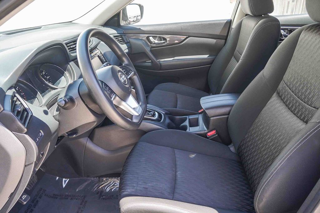 Thumbnail: 2018 Nissan Rogue - 11