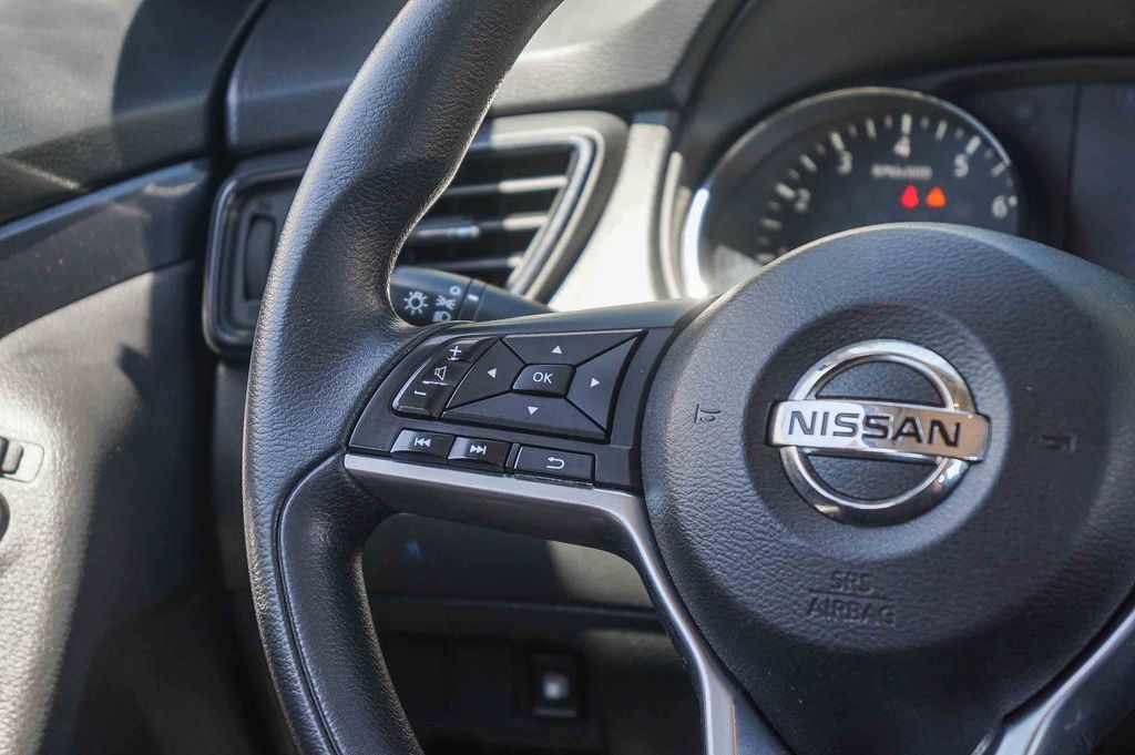 Thumbnail: 2018 Nissan Rogue - 24