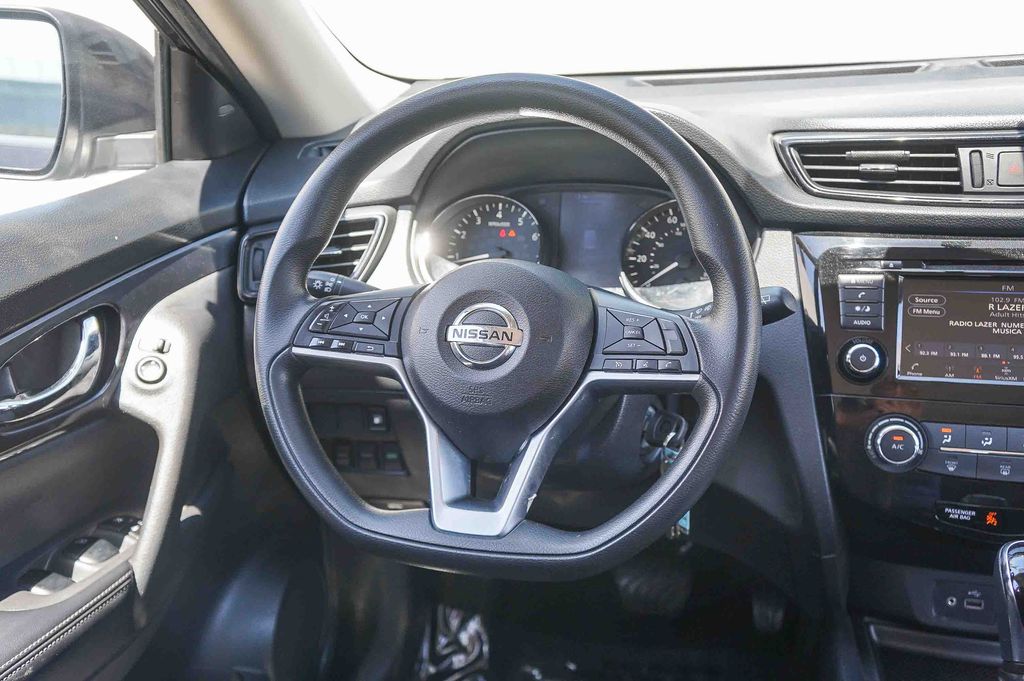 Thumbnail: 2018 Nissan Rogue - 9