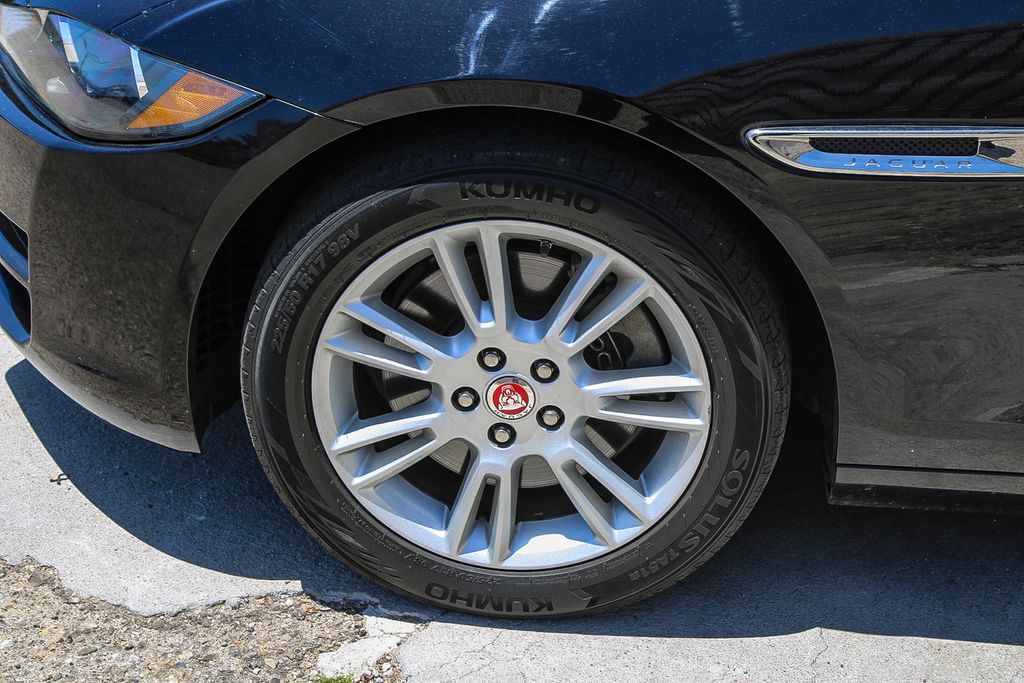 Thumbnail: 2018 Jaguar XE - 6