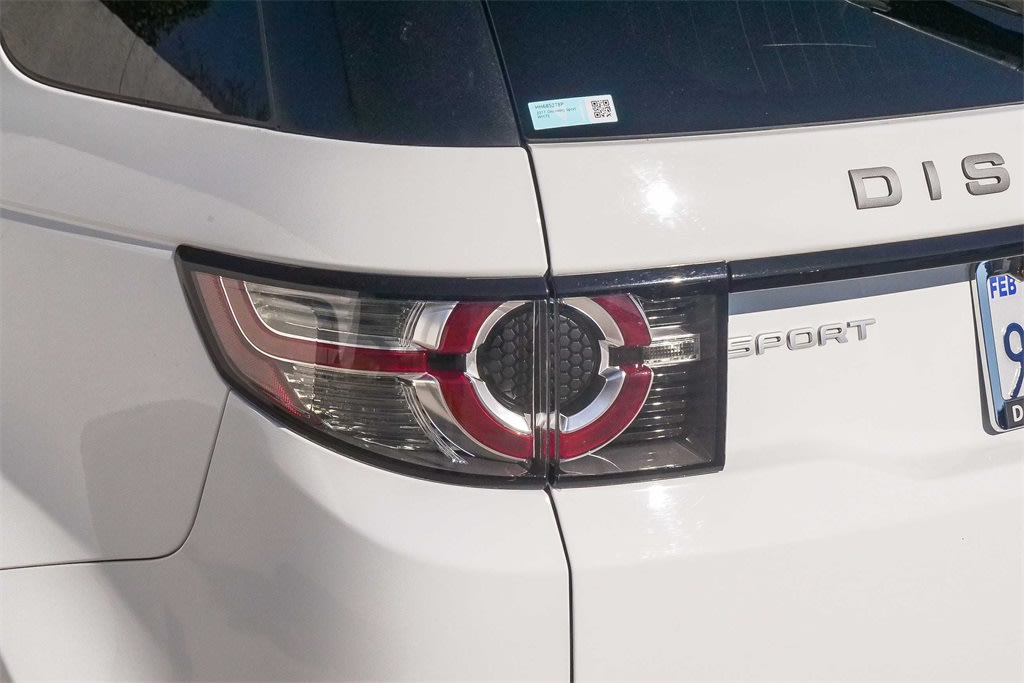 Thumbnail: 2017 Land Rover Discovery Sport - 21